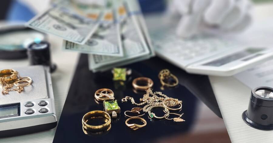 How to Secure Winning Bids at Police Jewelry Auctions